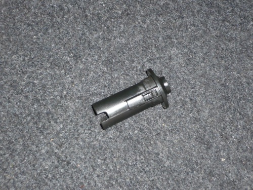 Фиксатор крышки бензобака TOYOTA