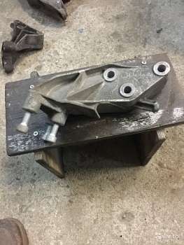 Кронштейн двигателя OPEL
