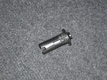 Фиксатор крышки бензобака TOYOTA